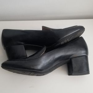 Life Stride Black Loafers